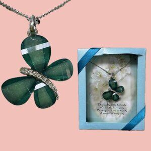 NIB Y2K Butterfly Rhinestone Necklace – Silver Chain